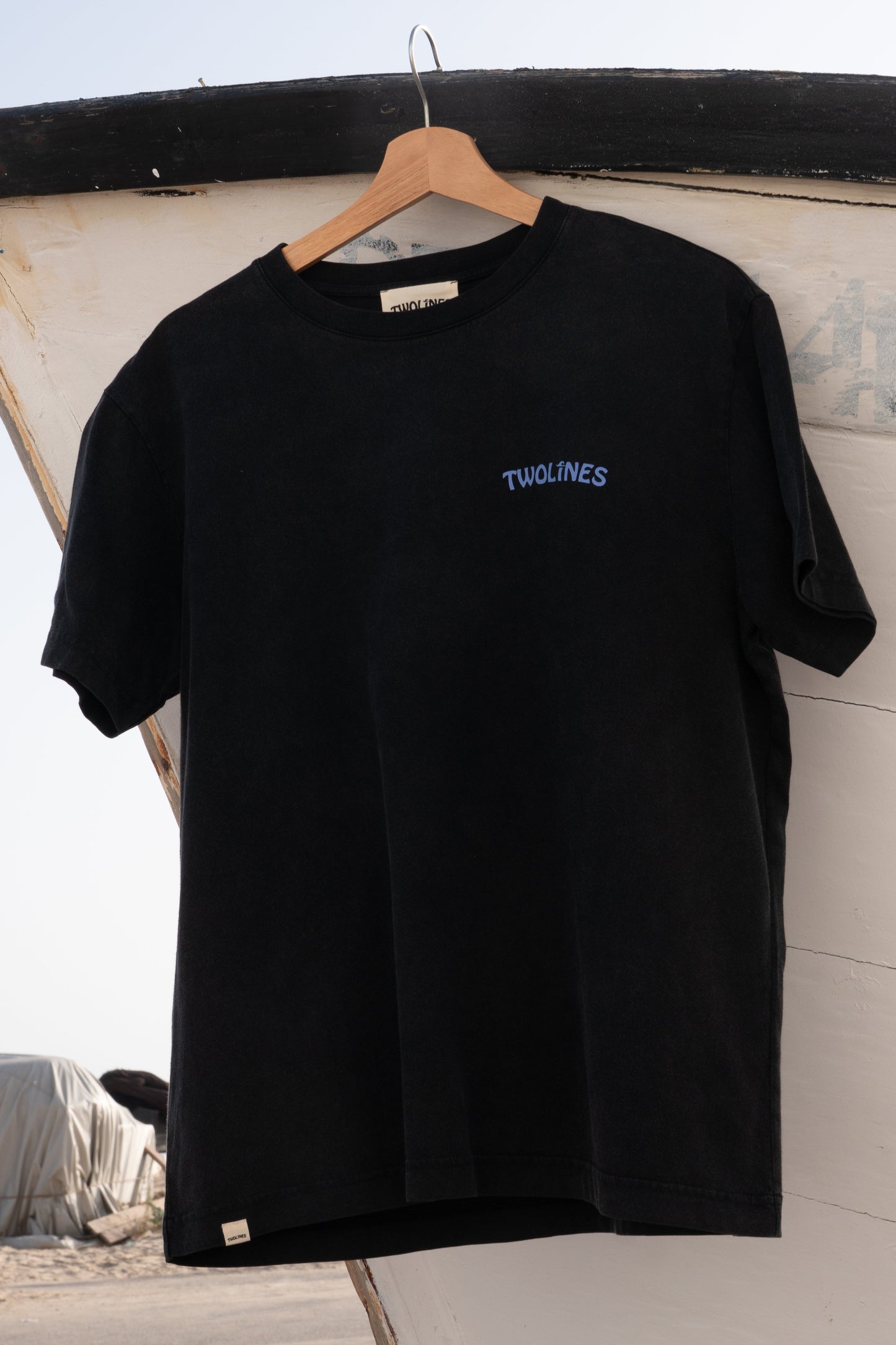 T-Shirt Twolines - caparica flower black