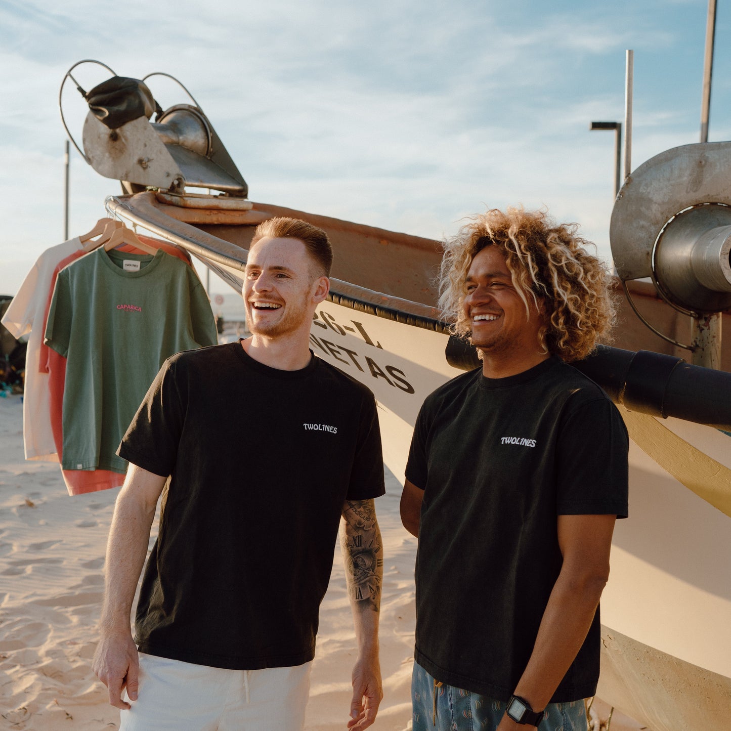 T-Shirt Twolines - caparica single fin /black